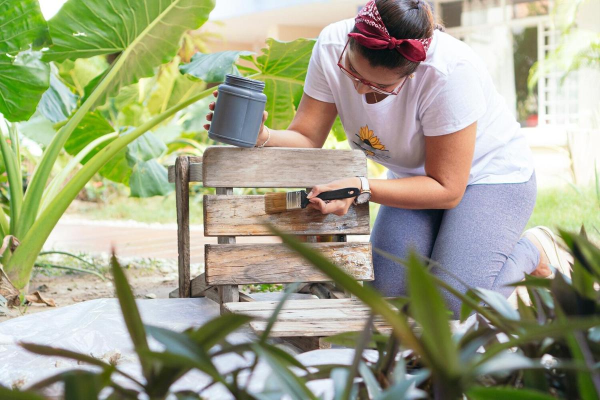 Creating A Wildlife-Friendly Garden with DIY Projects